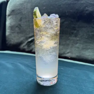 Lights Off, Lights On is our featured cocktail this week!😉
Smith and cross rum, lime, peach, ginger, and club soda.
See you tonight!