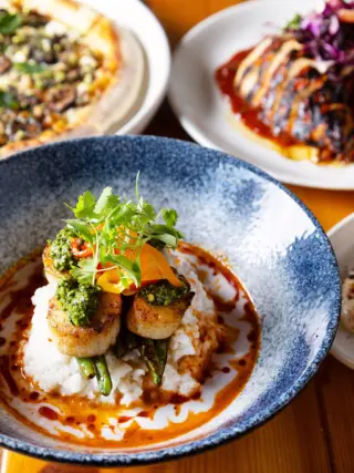It’s a perfect time to text those friends and get a plan for dinner this week! Stop in tonight for some @cnptrivia on the rooftop, Thursday when @calebbyronsmith is spinning records from 6-9pm, and of course @3rdintheburg this Friday! So much to do this week! We can’t wait to see you!