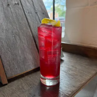 It’s a perfect evening to give our featured cocktail a try! Dusk and Dawn - Vodka or gin, lemon, blood orange liquor, vanilla, hibiscus, and earl gray tea blend. See you tonight!